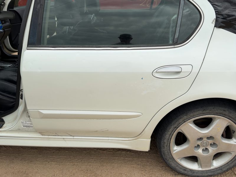 2000 Infiniti I30 Rear Door LH