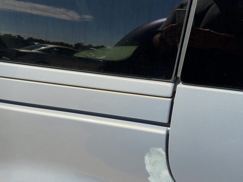 2000 Chevrolet Venture Quarter Panel Moulding RH
