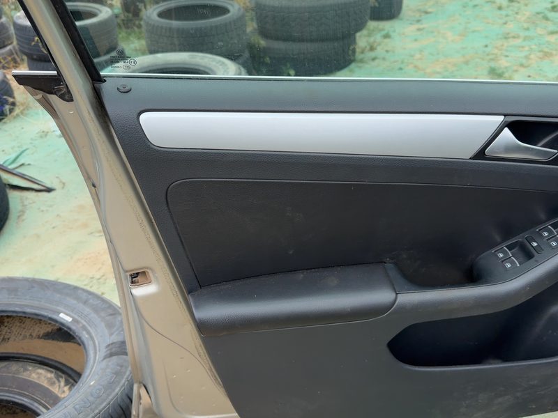 2013-2018 Jetta Except Gli Front Door Trim Panel LH