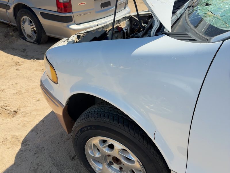 1996-1998 Mercury Villager Fender LH