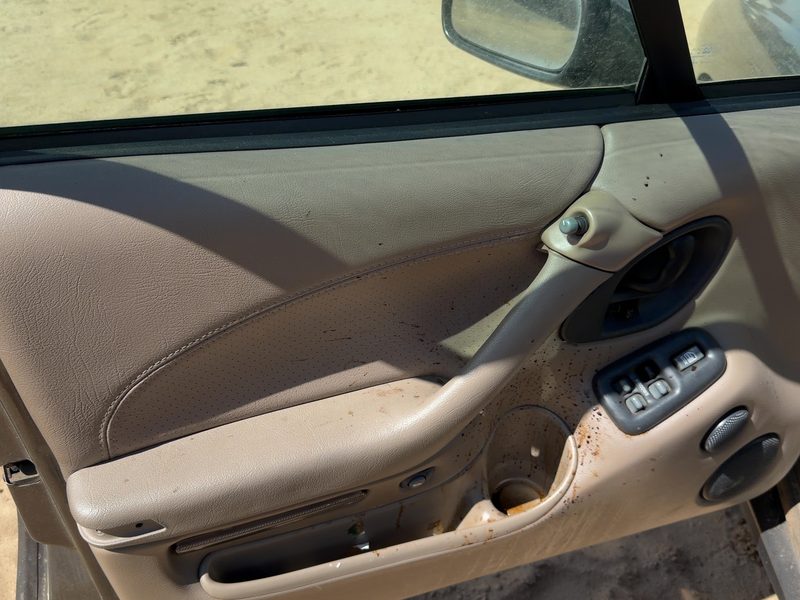 1999 Pontiac Bonneville (80 & Up) Front Door Trim Panel LH