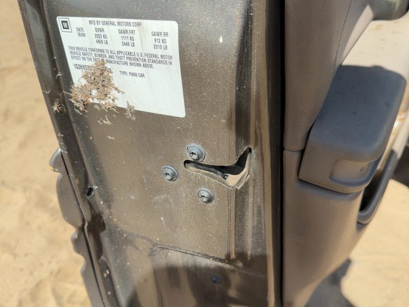 1999 Pontiac Bonneville (80 & Up) Front Door Latch LH