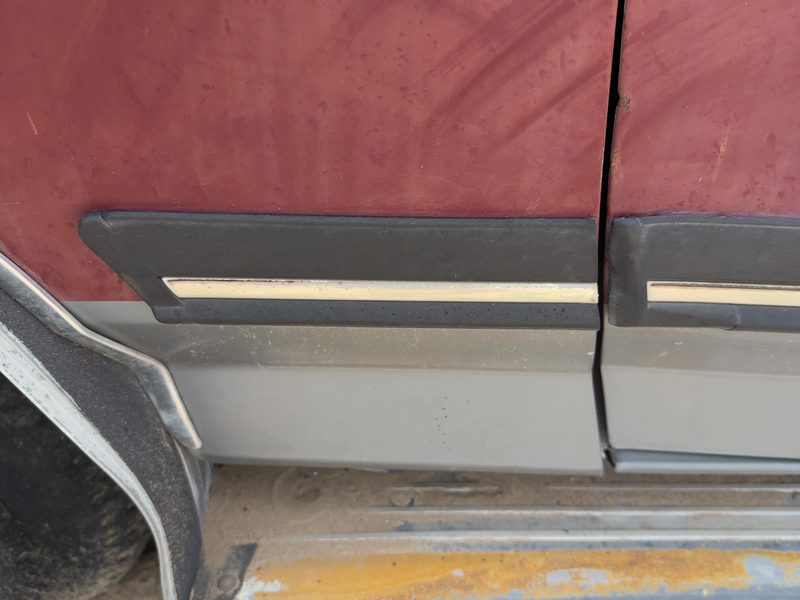 1989 Ford Pickup F150 Series Fender Moulding LH