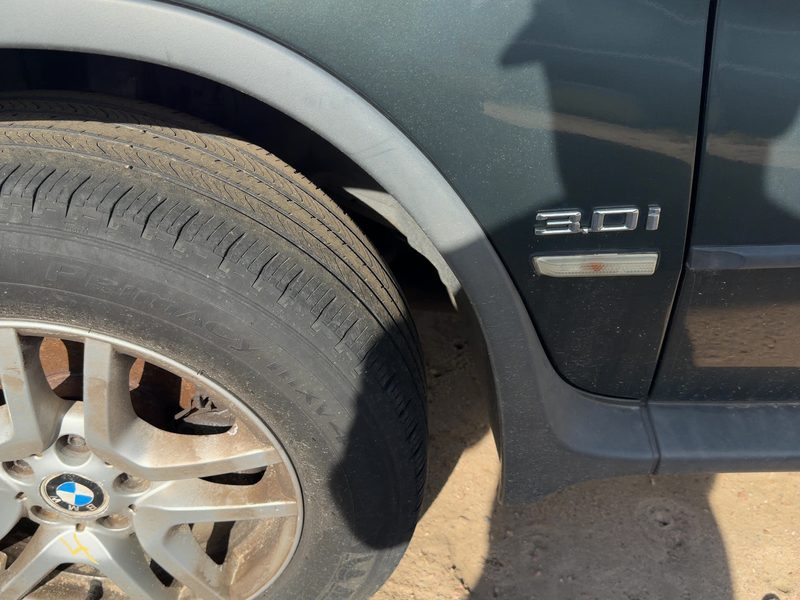 2000-2006 BMW X5 Fender Flare LH