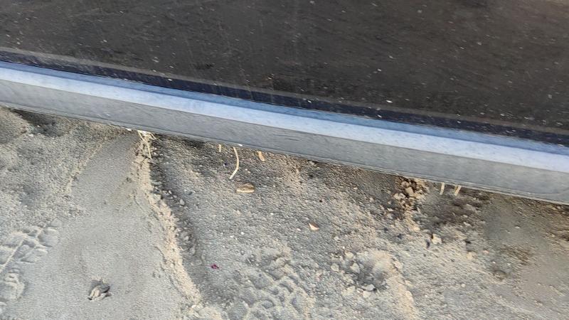 2005-2009 Land Rover Lr3 Front Door Moulding RH