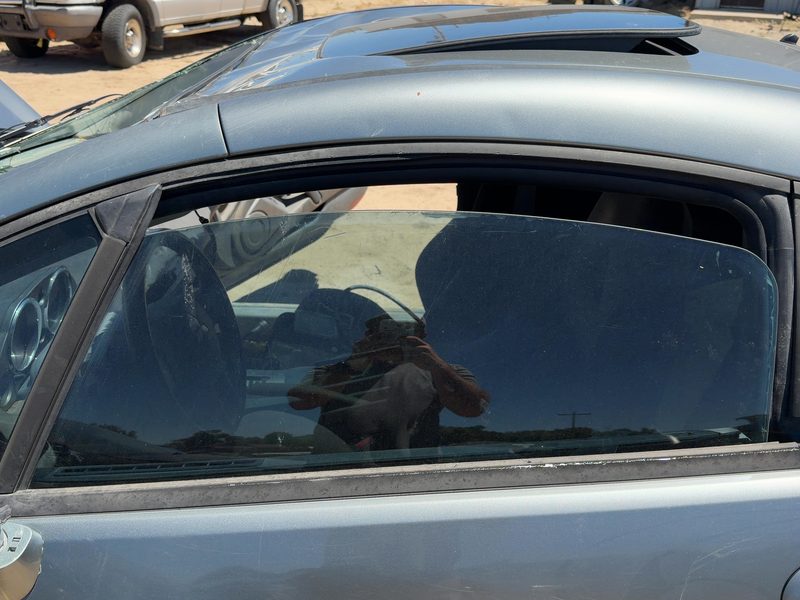 2006-2012 Mitsubishi Eclipse Front Door Glass/Window LH