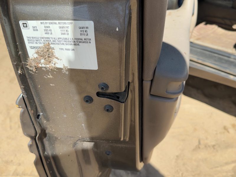 1999 Pontiac Bonneville (80 & Up) Front Door Latch LH
