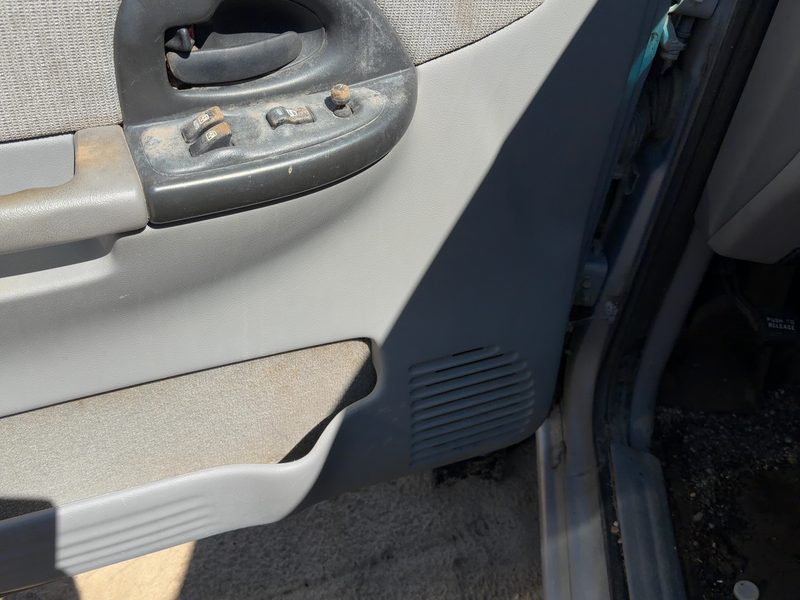 2000 Chevrolet Venture Front Door Trim Panel LH