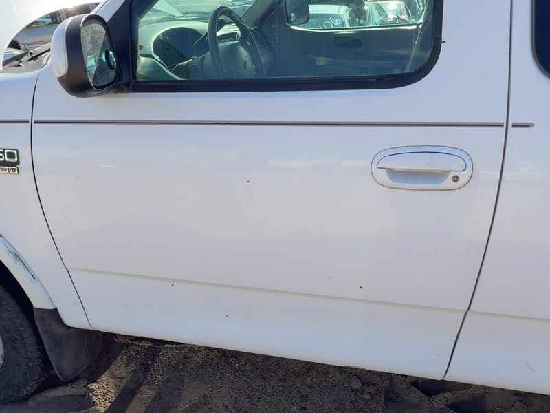 1998-2004 Ford Pickup F150 Series Front Door LH