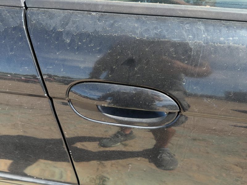 2000-2003 BMW 530i Outside Door Handle RH