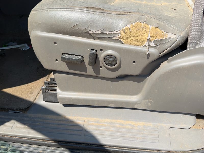2005 Chevy/gmc Suburban 1500 Series Seat Track LH