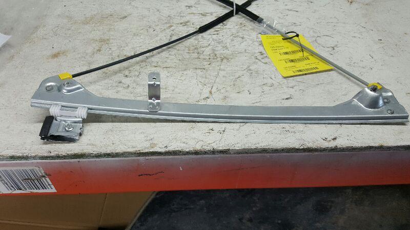 1999-2007 Chevrolet 1500 Silverado Pickup Front Door Regulator LH