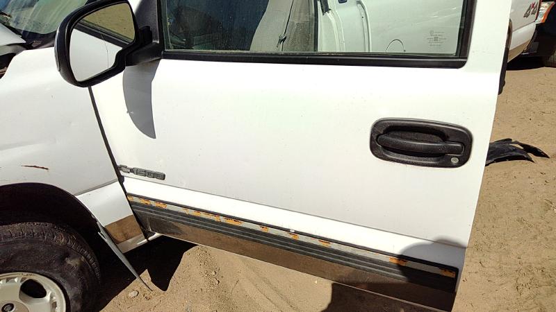 1999-2007 Chevrolet 1500 Silverado Pickup Front Door LH