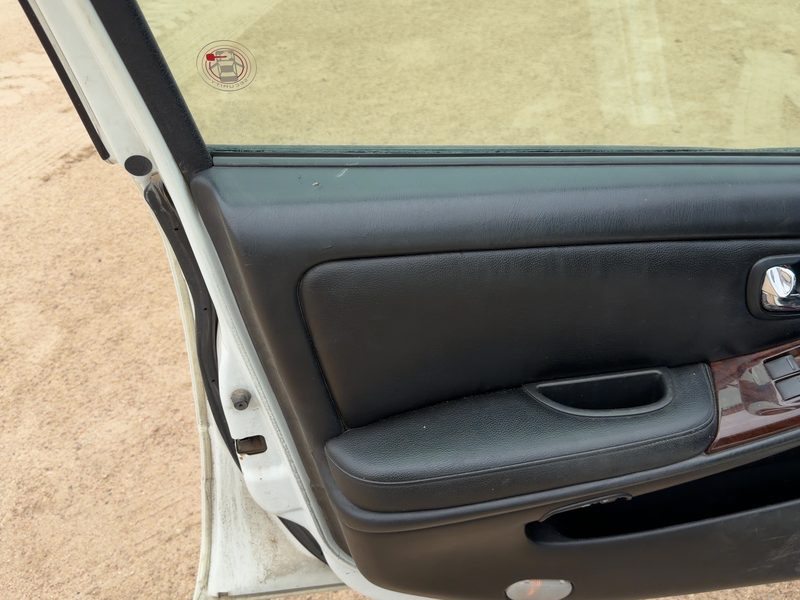 2000-2001 Infiniti I30 Front Door Trim Panel LH