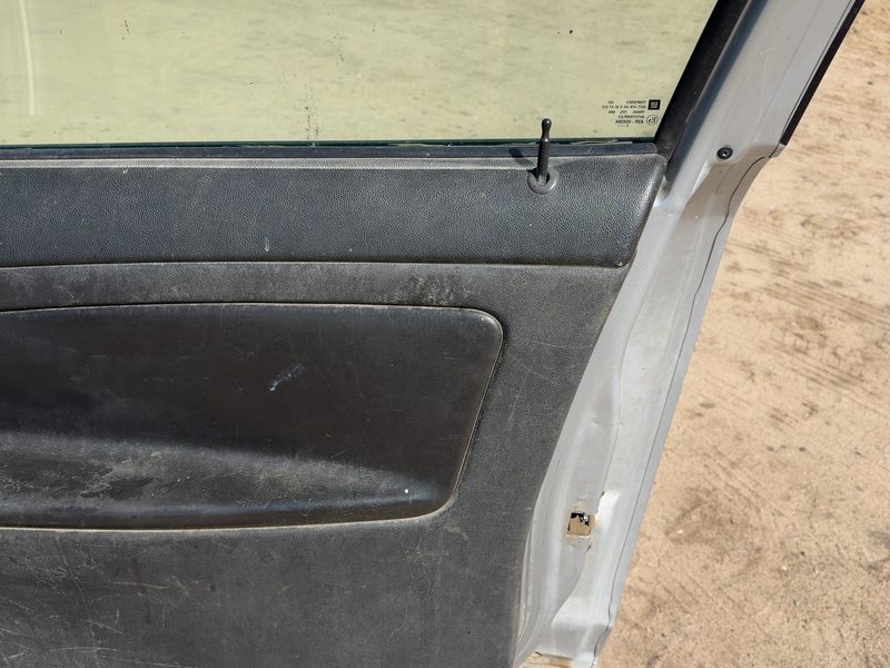 2005-2010 Chevrolet Cobalt Front Door Trim Panel RH
