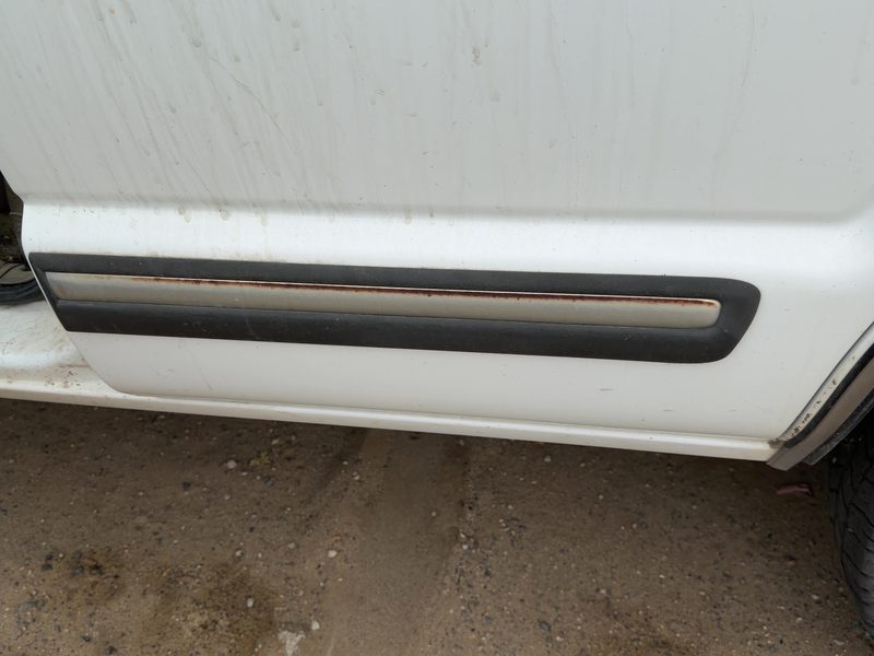 1998-2001 Blazer S10/jimmy S15 Rear Door Moulding LH