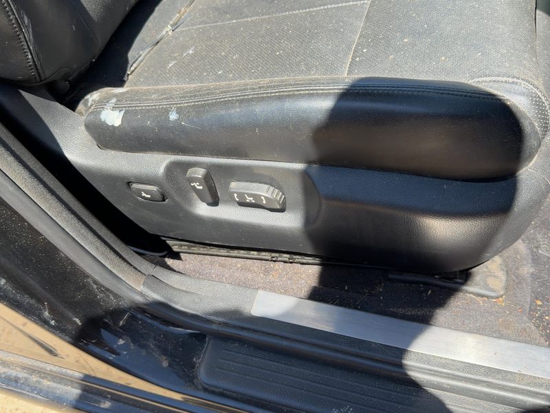 2007 Infiniti M35 Seat Track RH
