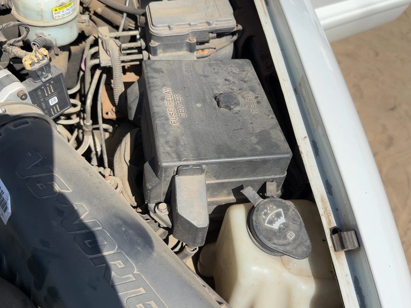 2000-2005 Blazer S10/jimmy S15 Engine Fuse Box