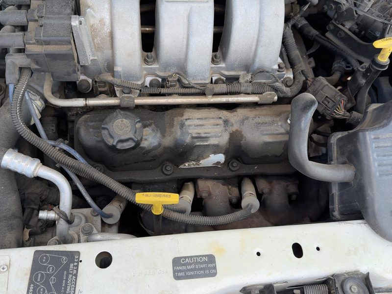 1998-2000 Chrysler Town & Country Cylinder Head