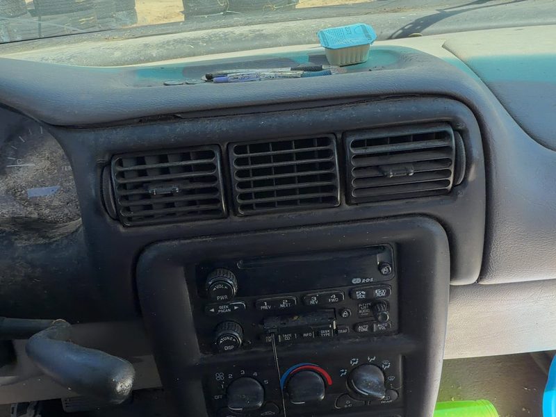 2000 Chevrolet Venture Dash Panel