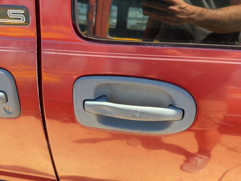 1999-2005 Chevrolet Venture Outside Door Handle LH
