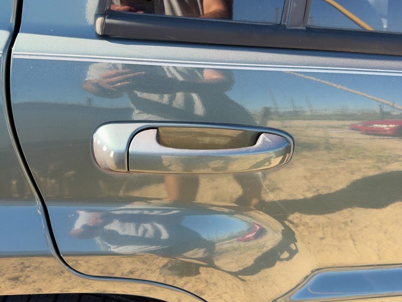 2000-2004 Jeep Grand Cherokee Outside Door Handle RH