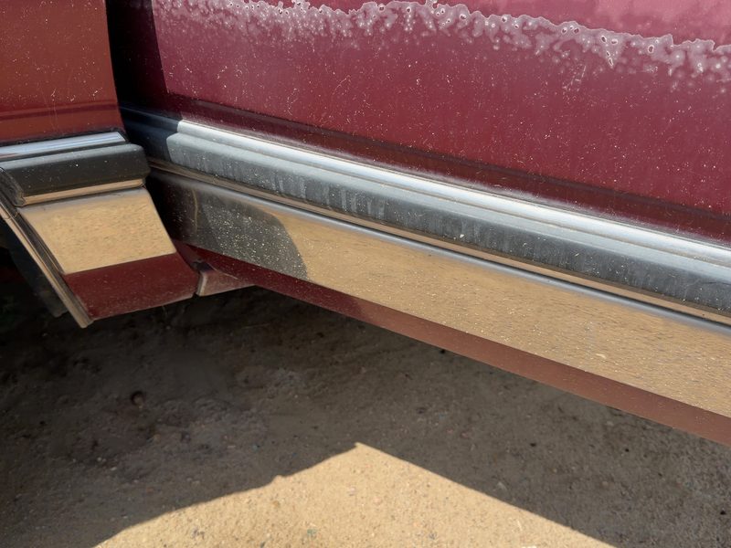 1986 Buick Park Avenue (80&up) Front Door Moulding LH