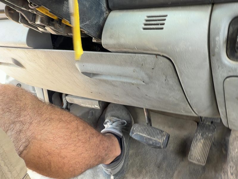 2005-2007 Ford F350 Super Duty Pickup Dash Panel