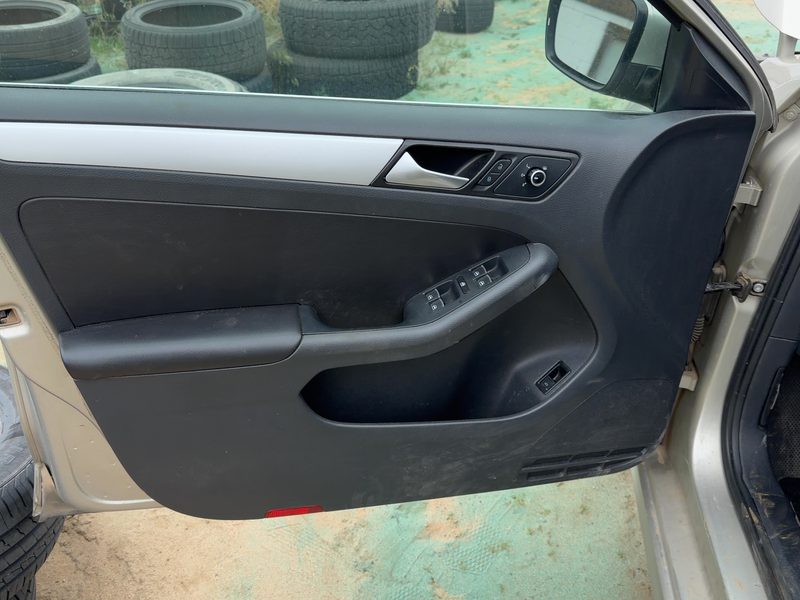 2013-2018 Jetta Except Gli Front Door Trim Panel LH
