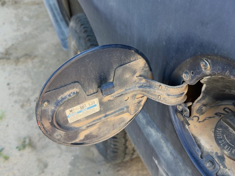 2000-2006 Chevy/gmc Suburban 1500 Series Fuel Tank Door