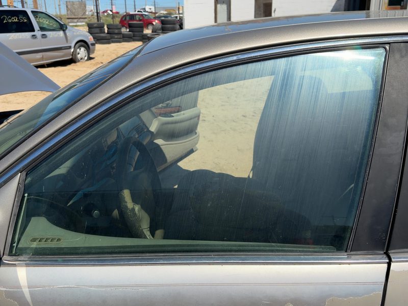 2000-2005 Buick Lesabre (80 & Up) Front Door Glass/Window LH