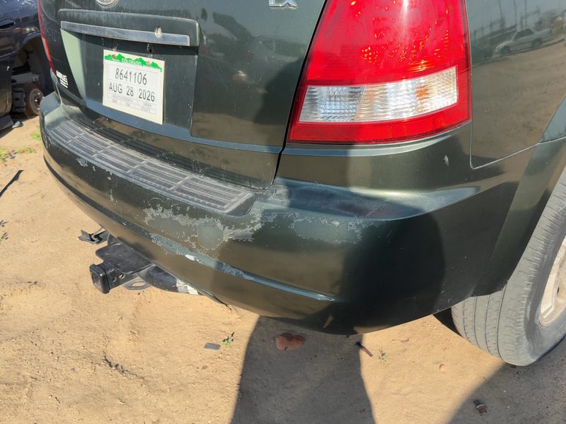 2003-2006 Kia Sorento Rear Bumper Assembly