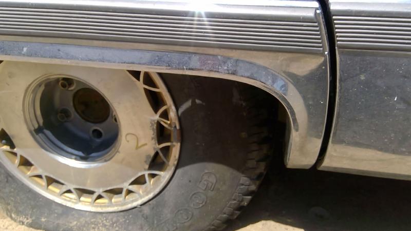 1993 Cadillac Fleetwood (80 & Up) Quarter Panel Moulding RH