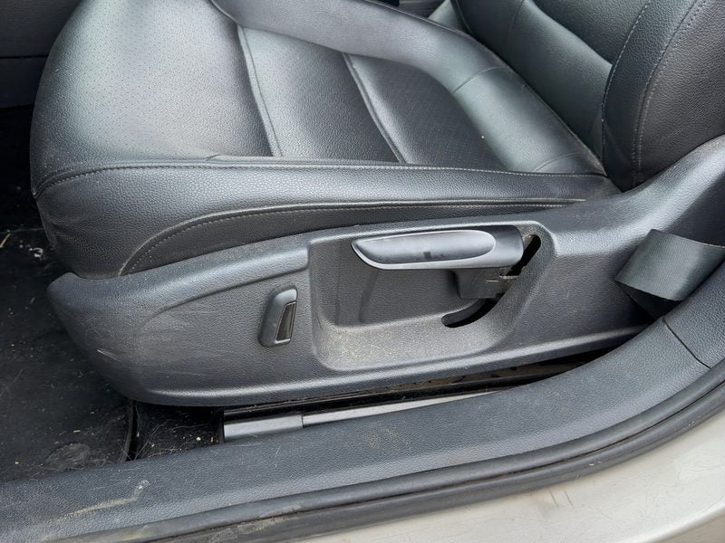 2014 Jetta Except Gli Seat Track LH