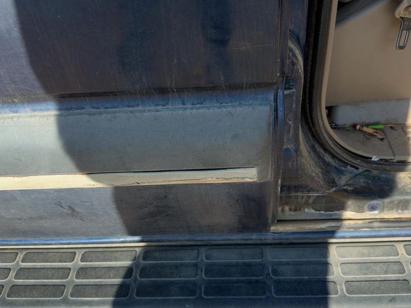 2000-2004 Chevy/gmc Suburban 1500 Series Rear Door Moulding RH