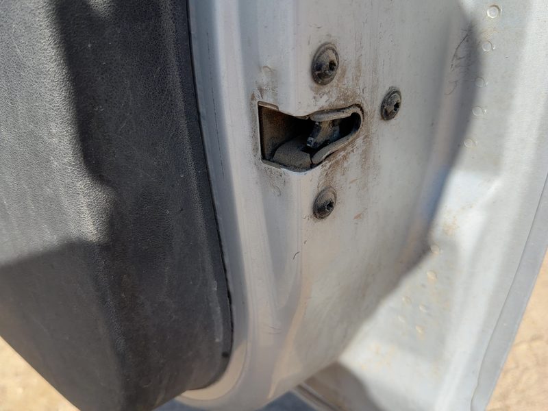2005-2010 Chevrolet Cobalt Front Door Latch RH