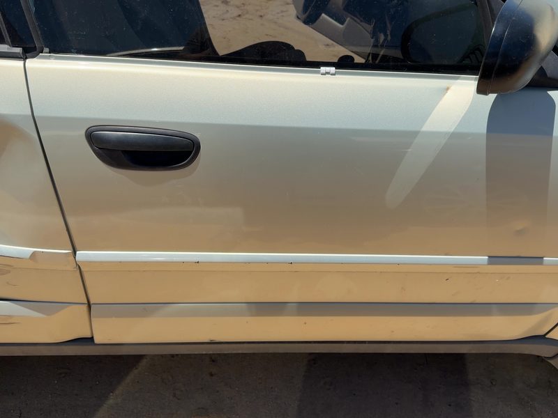 2005-2009 Subaru Legacy/ Outback Front Door RH