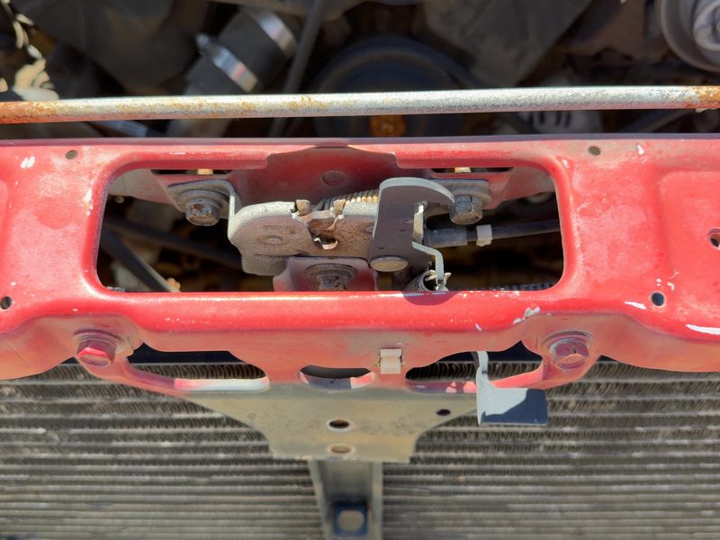 1993-1995 Nissan Pathfinder Radiator Support