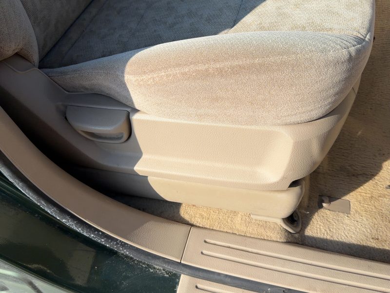 2006 Kia Sorento Seat Track RH