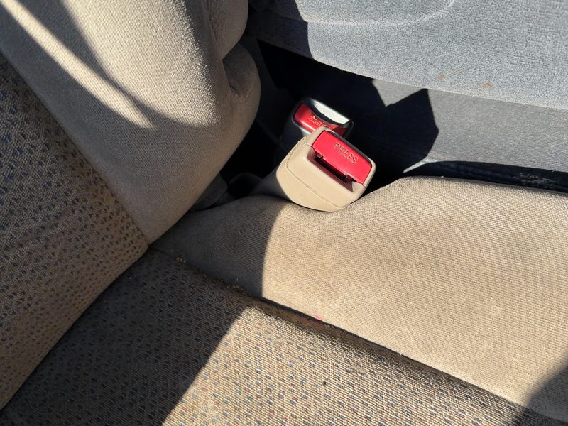2003-2007 Chevy/gmc Suburban 1500 Series Front Seat Belt RH