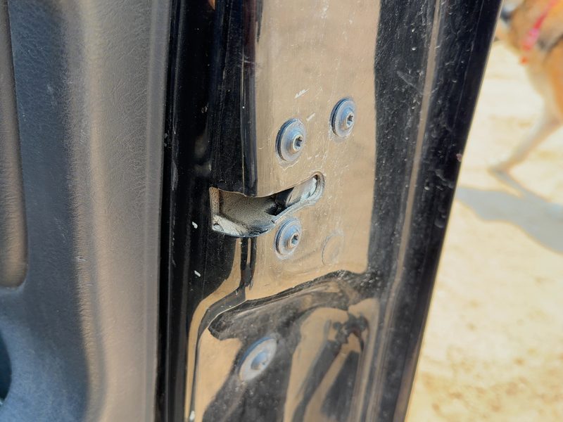 2002-2009 Dodge Ram Pickup 1500 Series Front Door Latch RH