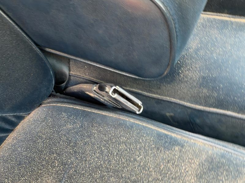 1986 Oldsmobile Ninety-eight (80 & Up) Front Seat Belt RH