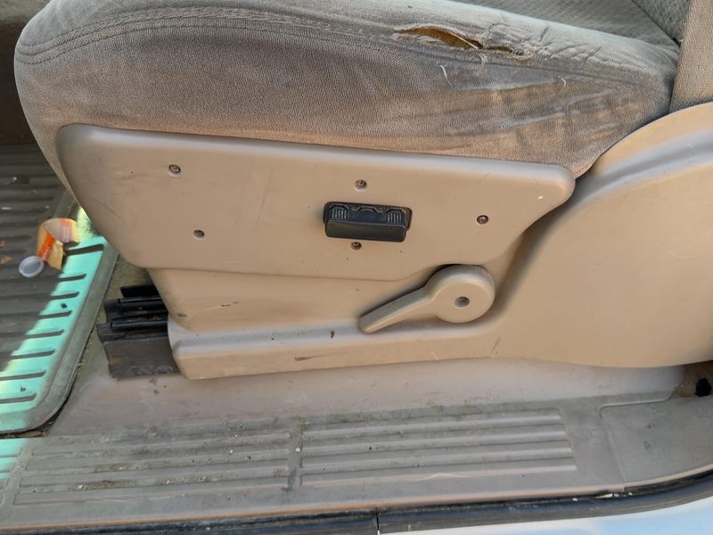 2005 Chevrolet 2500 Silverado Pickup Seat Track LH