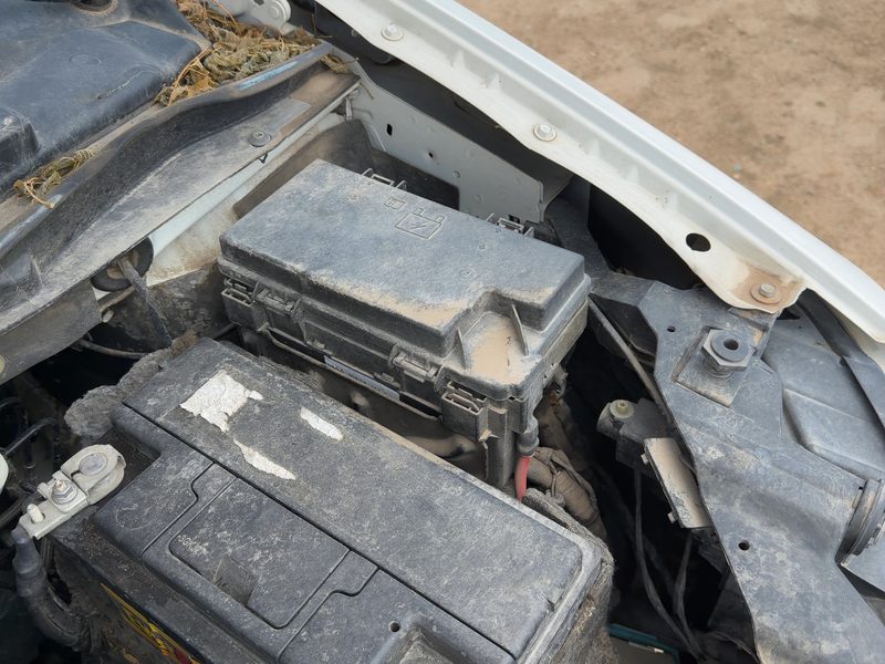 2012 Chrysler Town & Country Engine Fuse Box