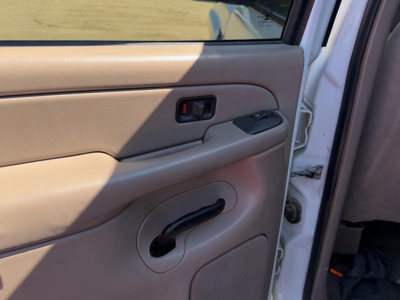 2004-2007 Chevrolet 2500 Silverado Pickup Rear Door Trim Panel LH