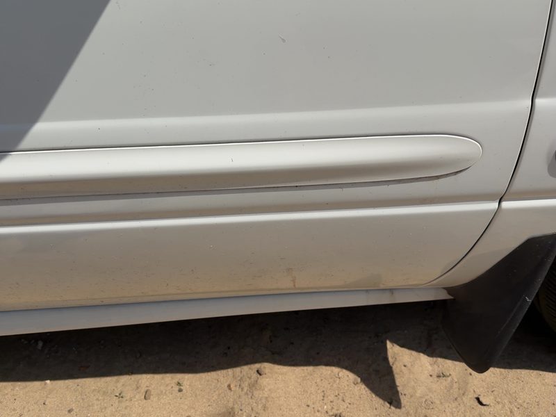 2000-2005 Buick Lesabre (80 & Up) Front Door Moulding RH