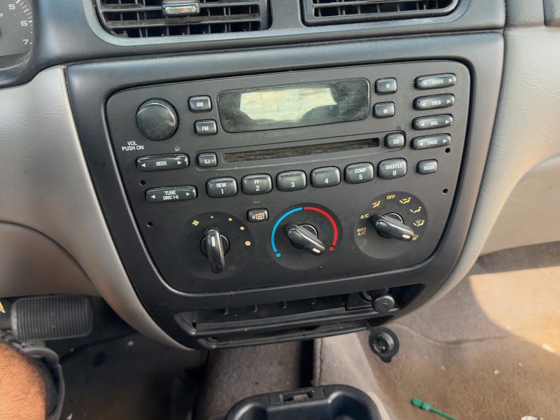 2000-2002 Ford Taurus(see Also Taurus X) Dash Panel