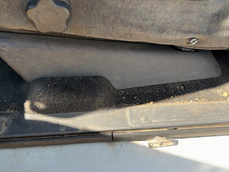 2002 Blazer S10/jimmy S15 Seat Track LH