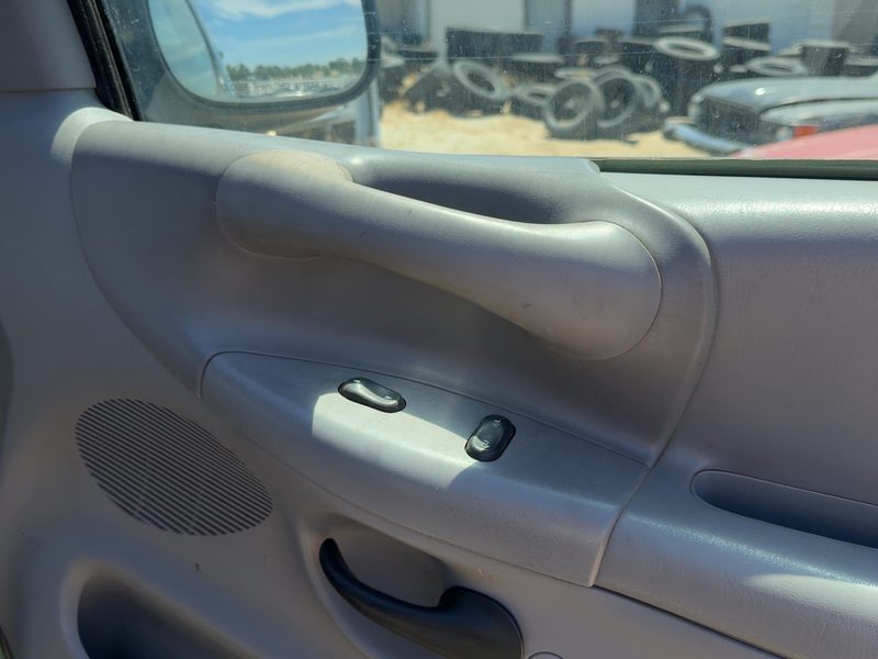 1997-1998 Ford Pickup F150 Series Front Door Trim Panel RH