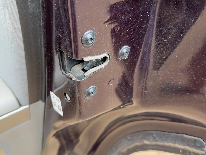 2005-2008 Chevrolet Equinox Rear Door Latch RH